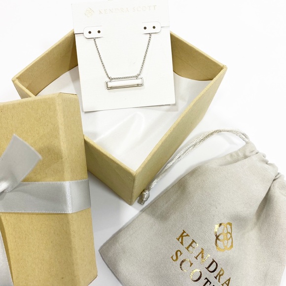 Kendra Scott Leonor Rhodium Pearl necklace - Picture 3 of 6